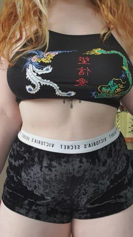 I like to be bouncy in my body and personality!🥰