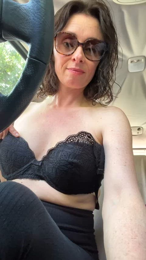 My bestie told me not to post my boobs online but here I go