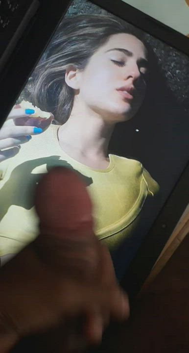 Sara Ali Khan Cumtribute💦 (missed my aim though)