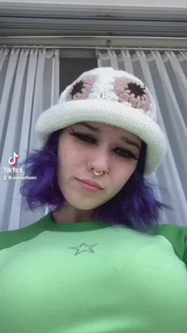Lil tiktok dance &lt;3