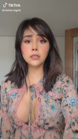 Some classic Neekolul cleavage