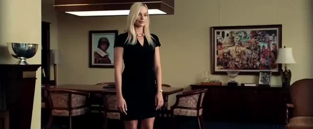 bombshell margot robbie dress scene