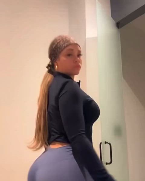 ass big ass big tits ponytail thick tits twerking gif