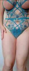 I think I look extra curvy after Christmas ?