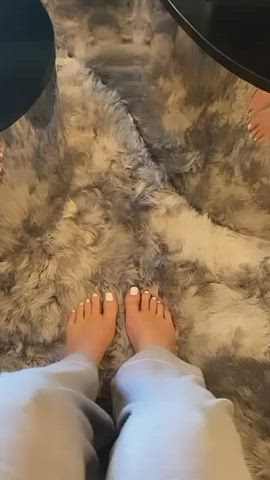 celebrity feet foot fetish footjob kylie jenner tiktok toe sucking toes gif