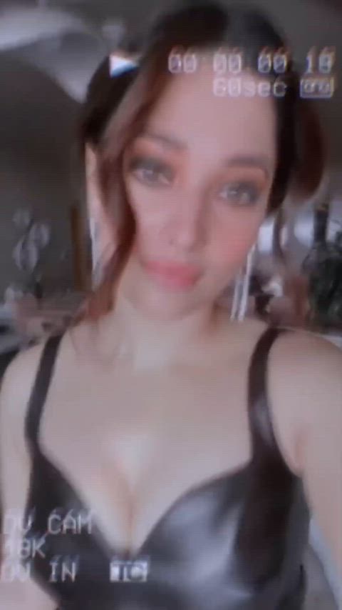 Tamanna giving glimpse of her milky udders 