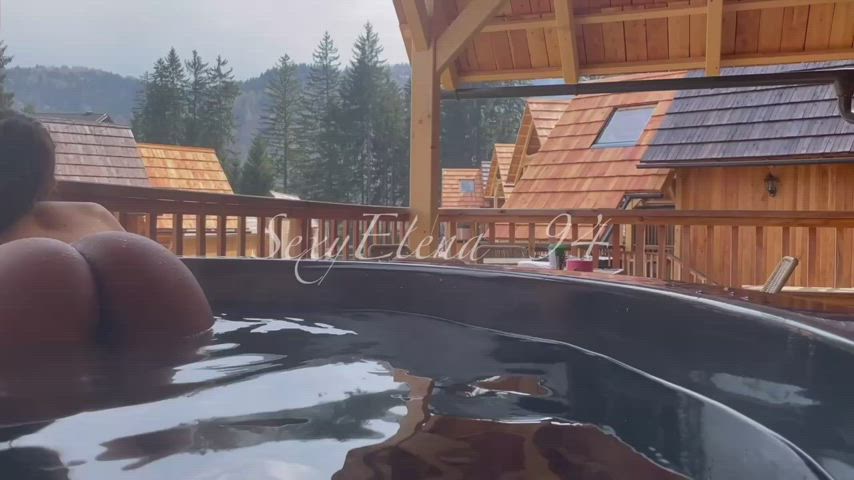 Would you join me in the hot tub? (F)