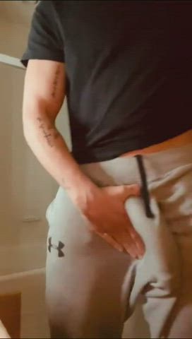 Do you like daddy's sweatpants ?