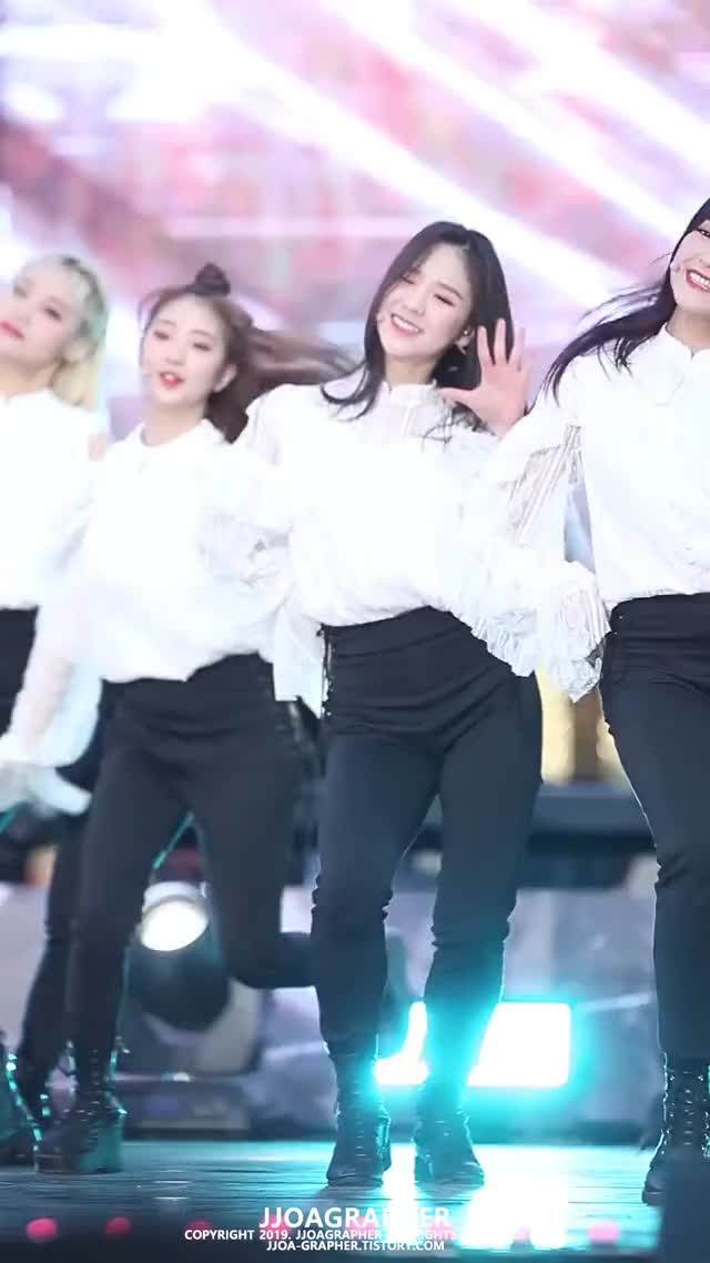 190511 이달의 소녀 '하이 하이' 희진 직캠 LOOΠΔ HeeJin fancam - Hi