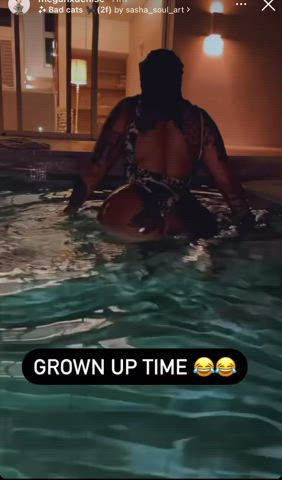 Pool twerk