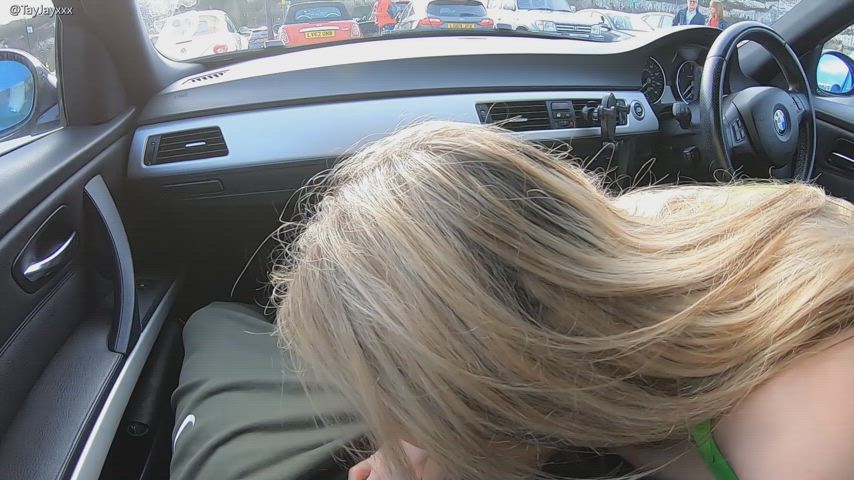 amateur blowjob car public teen amateur-girls blowjobs legal-teens real-couples gif