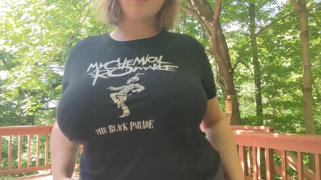 Just a little jiggling and flashing to celebrate that I figured out RedGif (22F)
