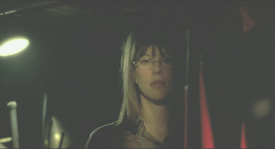 Heather Litteer sucking a plot while Meg Ryan watches it happen from In The Cut (2003)