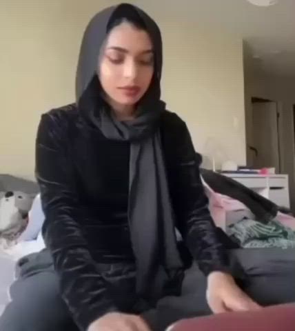 Fingering Hotwife Masturbating gif