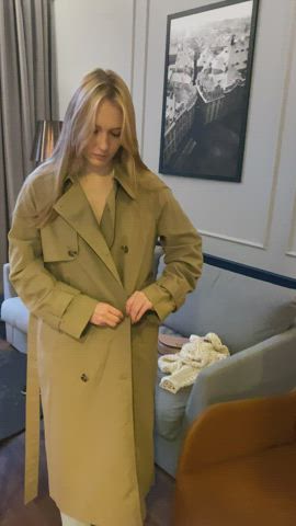 Look at what's underneath my autumn coat &lt;3 (19F)