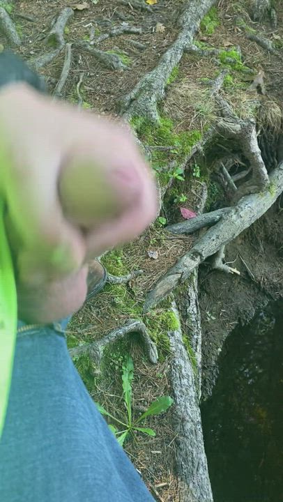 Just shooting a quick load in the river ?