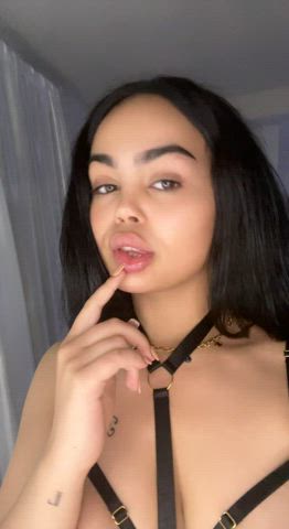if my arab dad only knew what his 18 yrs old daughter is doing in the internet hehe