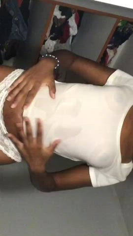 small tits drop !!