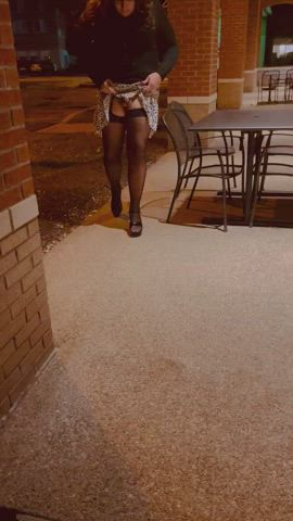 Did you even notice my garter was un-clipped?