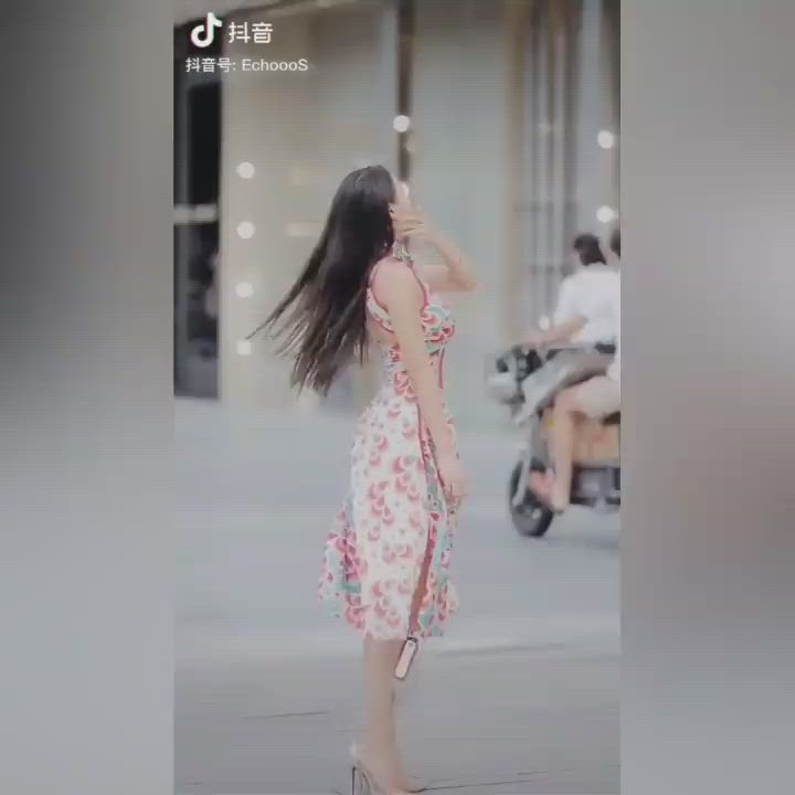 Big Tits Candid Upskirt gif