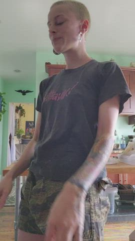 trying to seduce you with my silly dancing