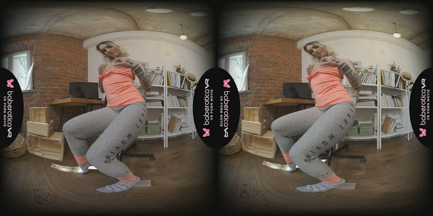 Babe Babes VR gif