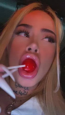 camsoda latina sucking gif