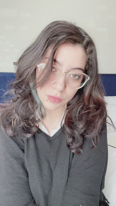 A quick titty drop from your big tiddy goth gf 💙