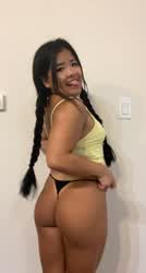 little booty jiggle