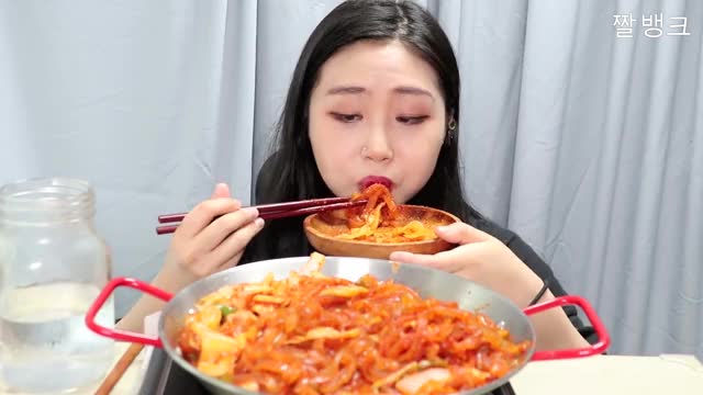 리비_매워서 눈물나는 당면볶이 먹방-4