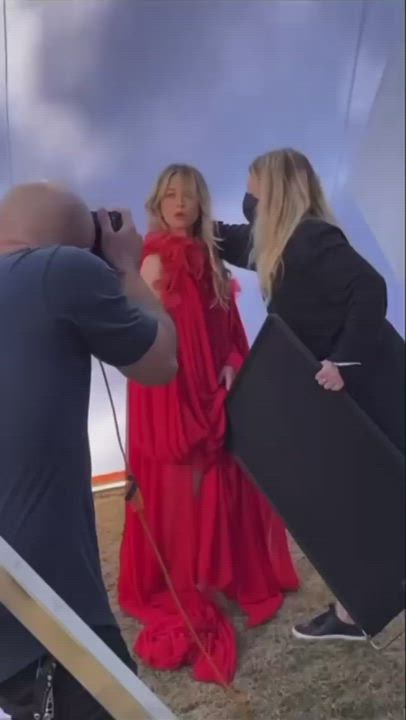 Kaley Cuoco gif