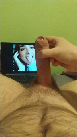 Dua Lipa cumtribute