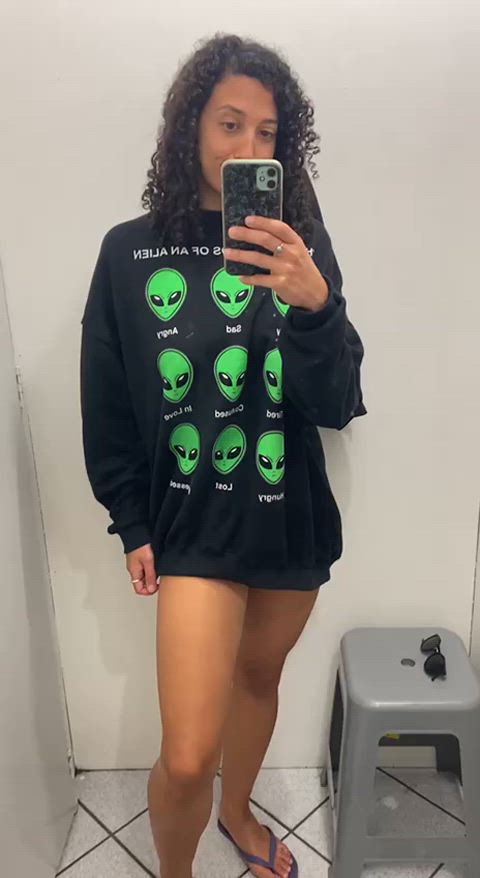 A hairy pussy latina in the changing room