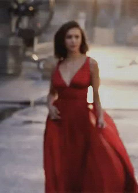 Nina Dobrev