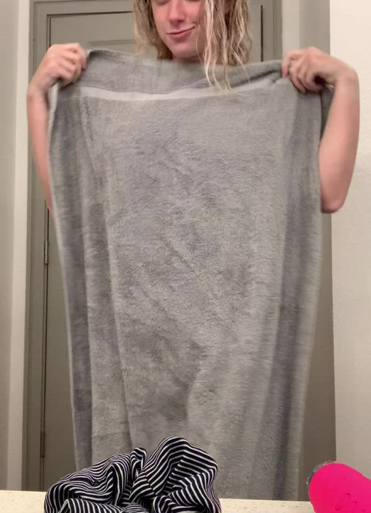 Come play while hubby’s away 😈🥵💦.