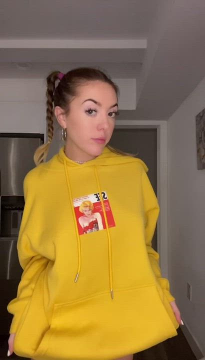 [F] Shake something for the viewers