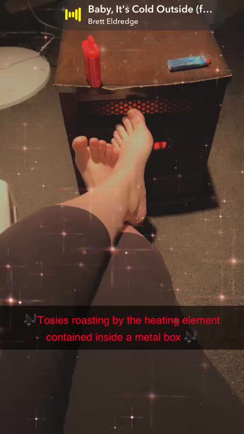 Who can help warm up these little tosies? 🥺