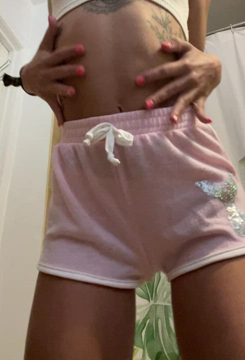 Skinny in the front, booty in the back!