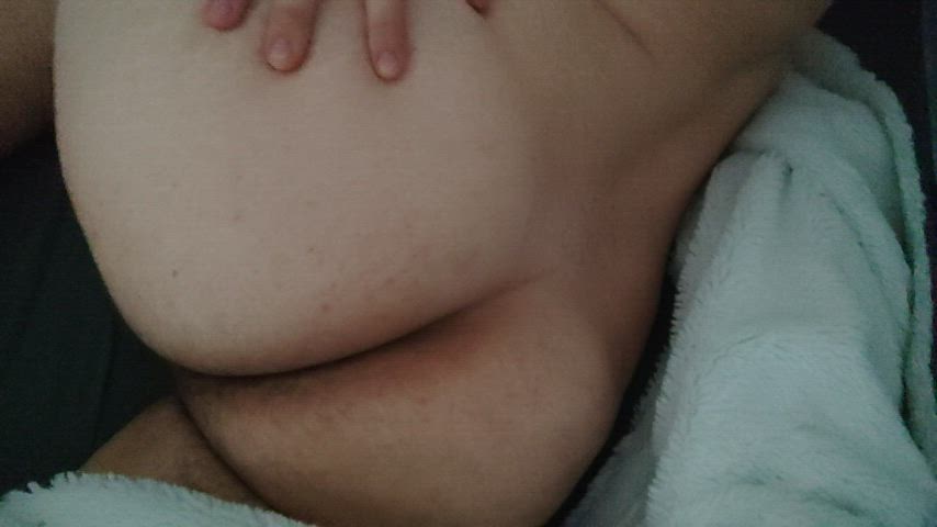 24 Thicc and submissive bottom, waiting for daddy to use me (kik: patrik975)