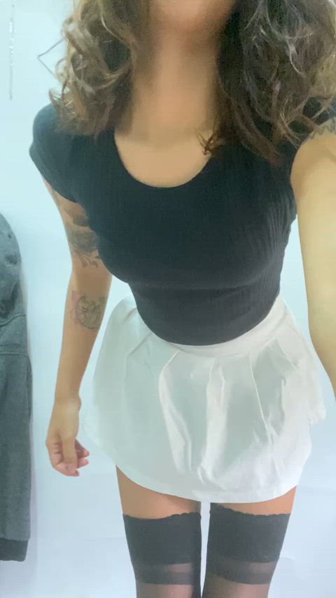 I'm trying on what I'm gonna wear to school. Do you think this outfit is good?
