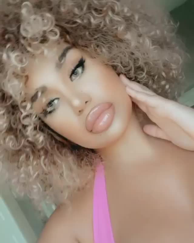 @carmelahabibi