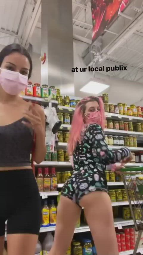 melody parker public twerking gif