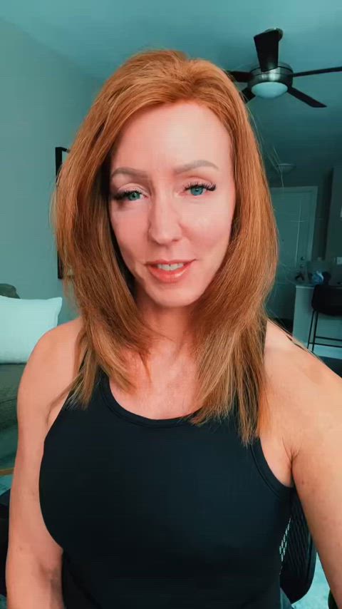 fitwifejewels funny jewels milf muscular milf fun gif