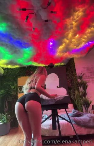 ass blonde booty gif