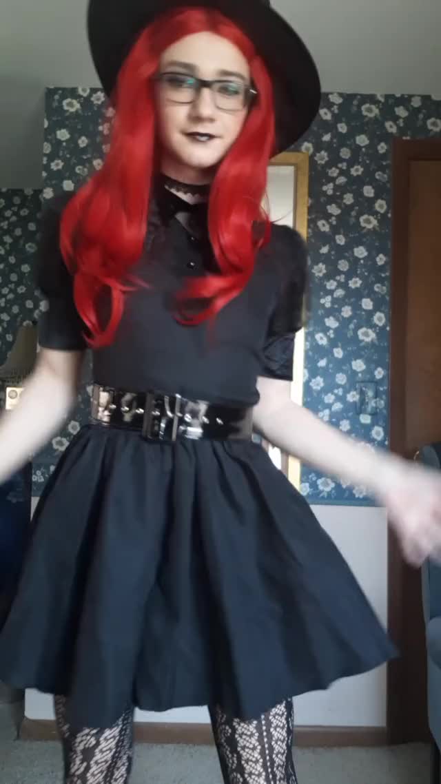 Halloween witch suprise 10282020