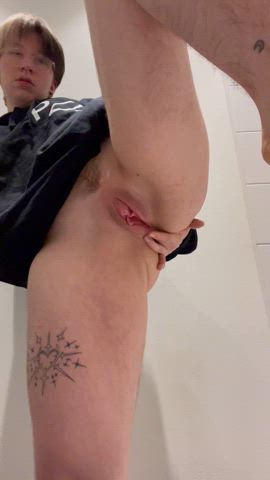 Could use someone to fuck both holes…