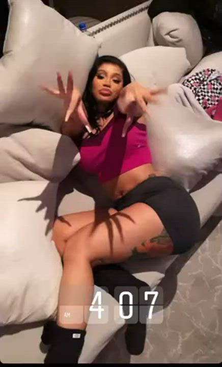 You should be a Cardi B Stan 😝