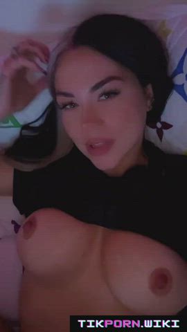 girls pussy licking queen latifah gif