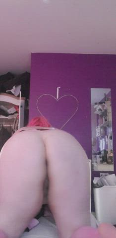 let me shake this fat ass for you baby
