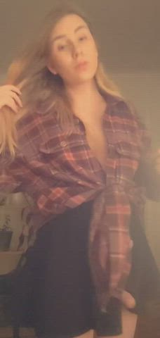 Lucky you, there is tons of space for you underneath my skirt 😉 Wanna come play?